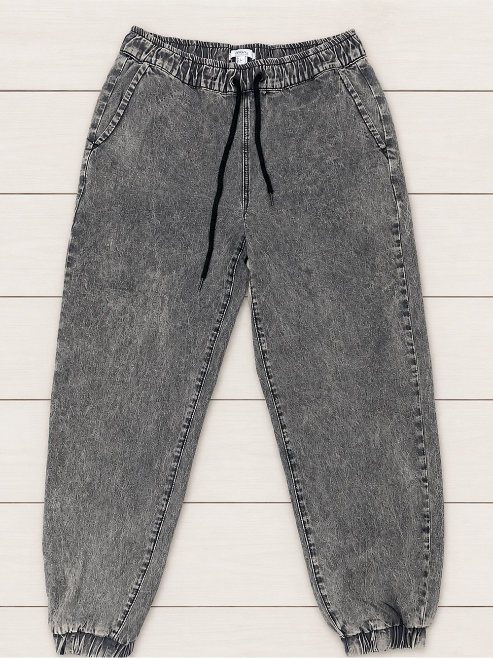 Forever 21 Acid Washed Black Cropped Jogger Jeans - Picture 1 of 4